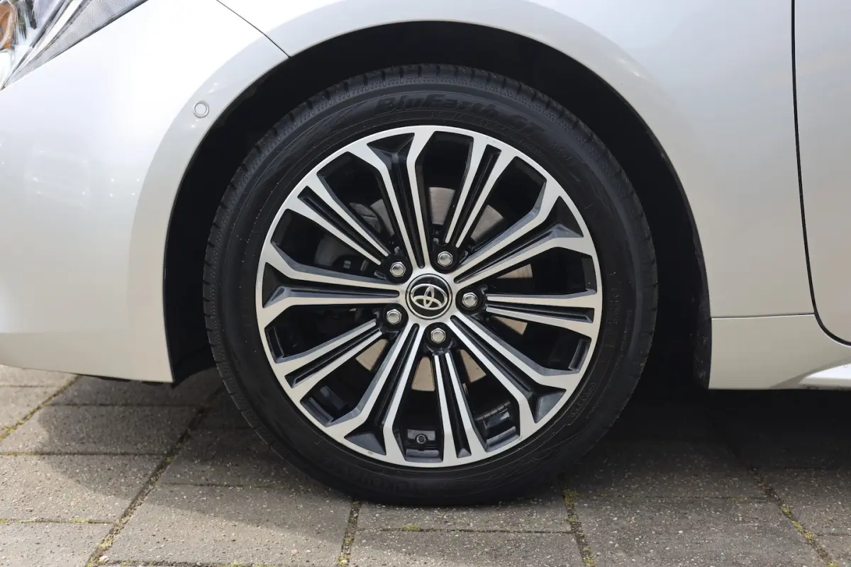 2.0 HYBRID GR-SPORT I CAMERA I CARPLAY I ACC | ECC