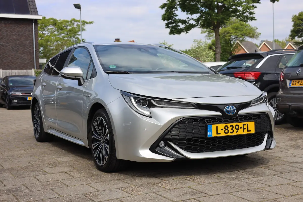 2.0 HYBRID GR-SPORT I CAMERA I CARPLAY I ACC | ECC