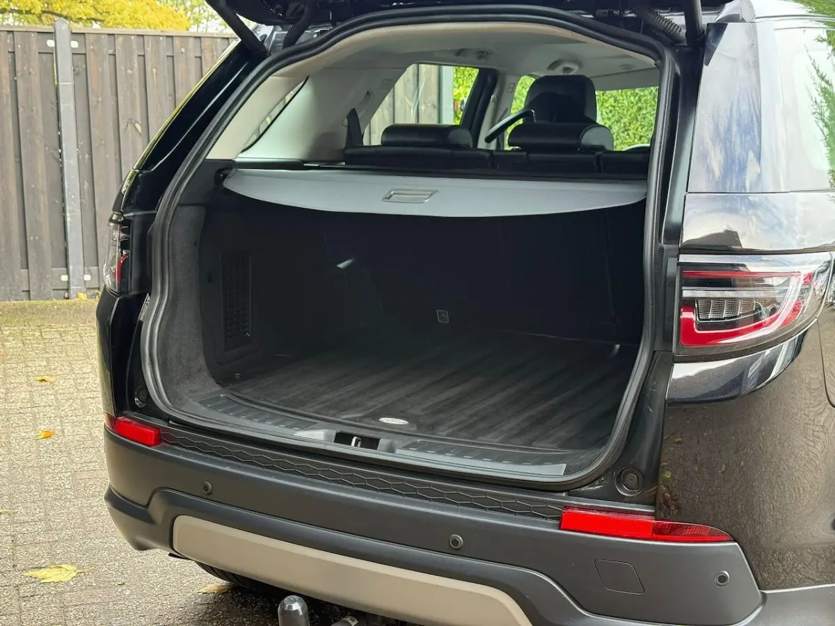 P300e 1.5 S Trekhaak 360 camera