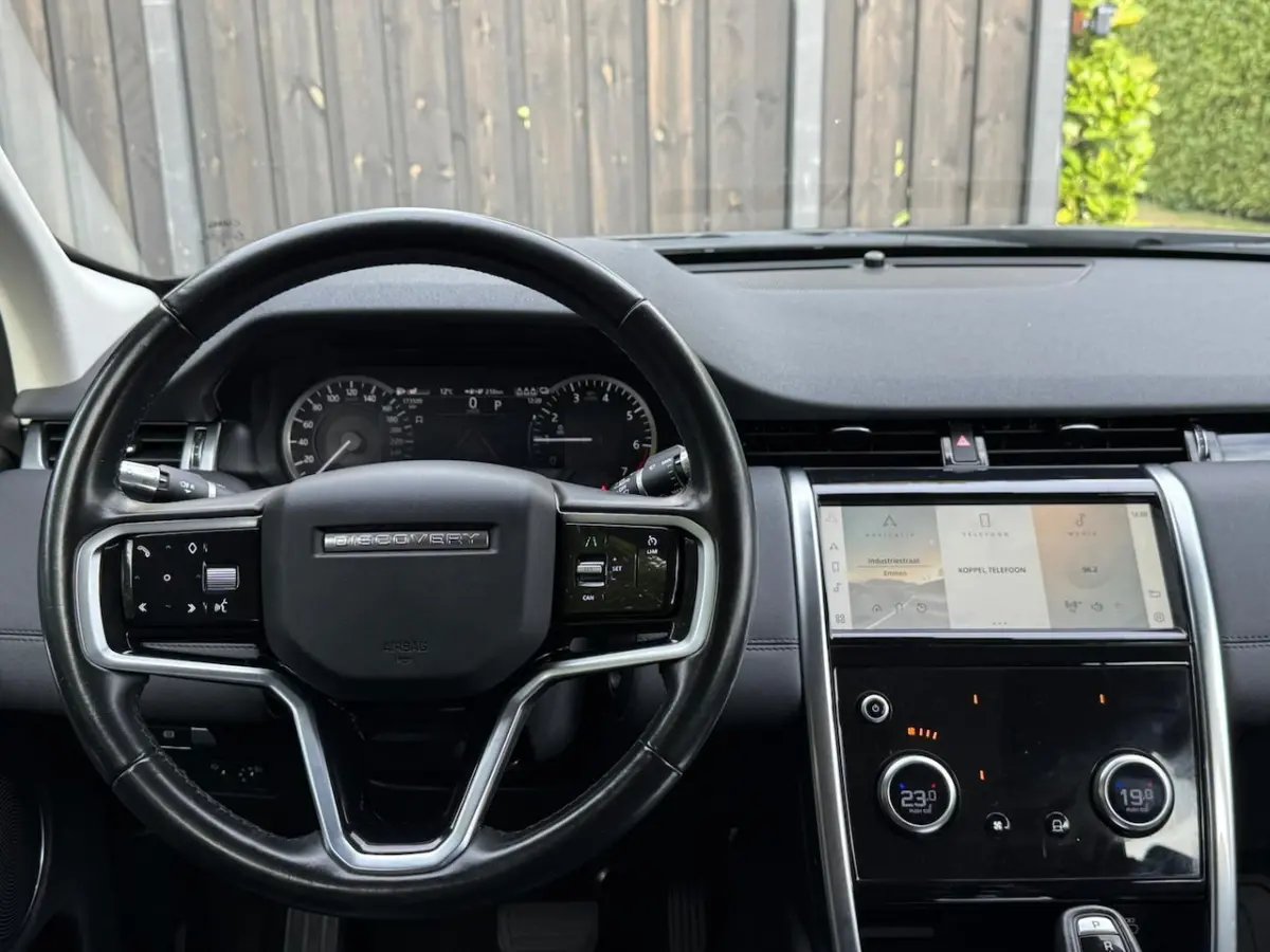 P300e 1.5 S Trekhaak 360 camera