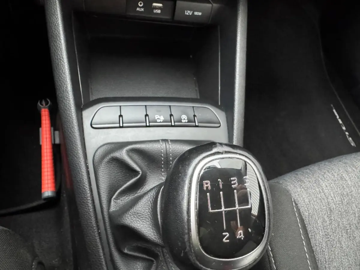 1.0 T-GDi DynamicLine / NAVI / AIRCO / CAMERA / CRUISE / HOGE INSTAP/ PARKEERSENSOREN / LM