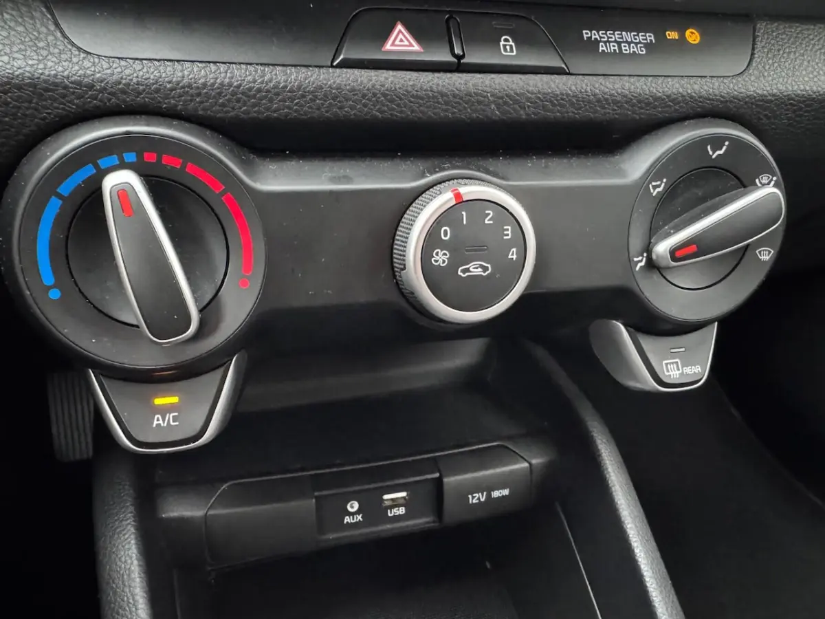 1.0 T-GDi DynamicLine / NAVI / AIRCO / CAMERA / CRUISE / HOGE INSTAP/ PARKEERSENSOREN / LM