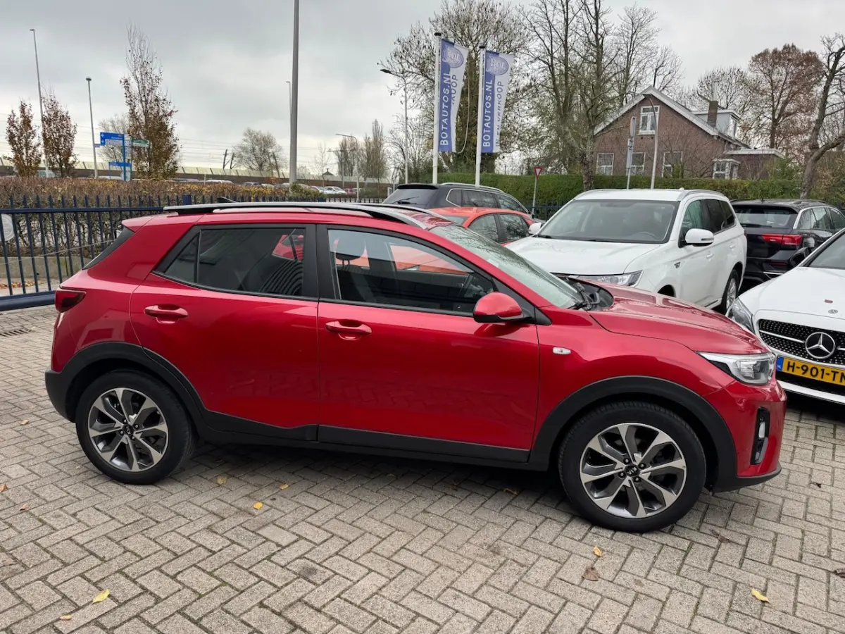 1.0 T-GDi DynamicLine / NAVI / AIRCO / CAMERA / CRUISE / HOGE INSTAP/ PARKEERSENSOREN / LM