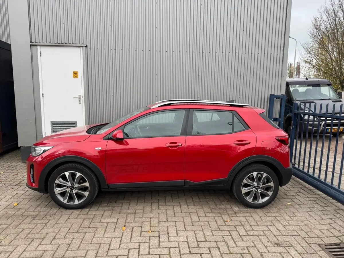 1.0 T-GDi DynamicLine / NAVI / AIRCO / CAMERA / CRUISE / HOGE INSTAP/ PARKEERSENSOREN / LM