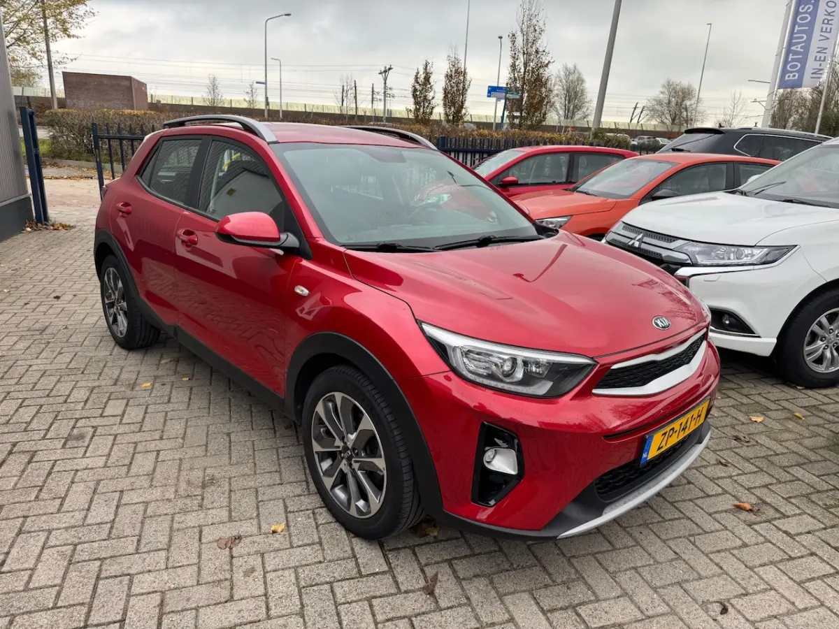 1.0 T-GDi DynamicLine / NAVI / AIRCO / CAMERA / CRUISE / HOGE INSTAP/ PARKEERSENSOREN / LM