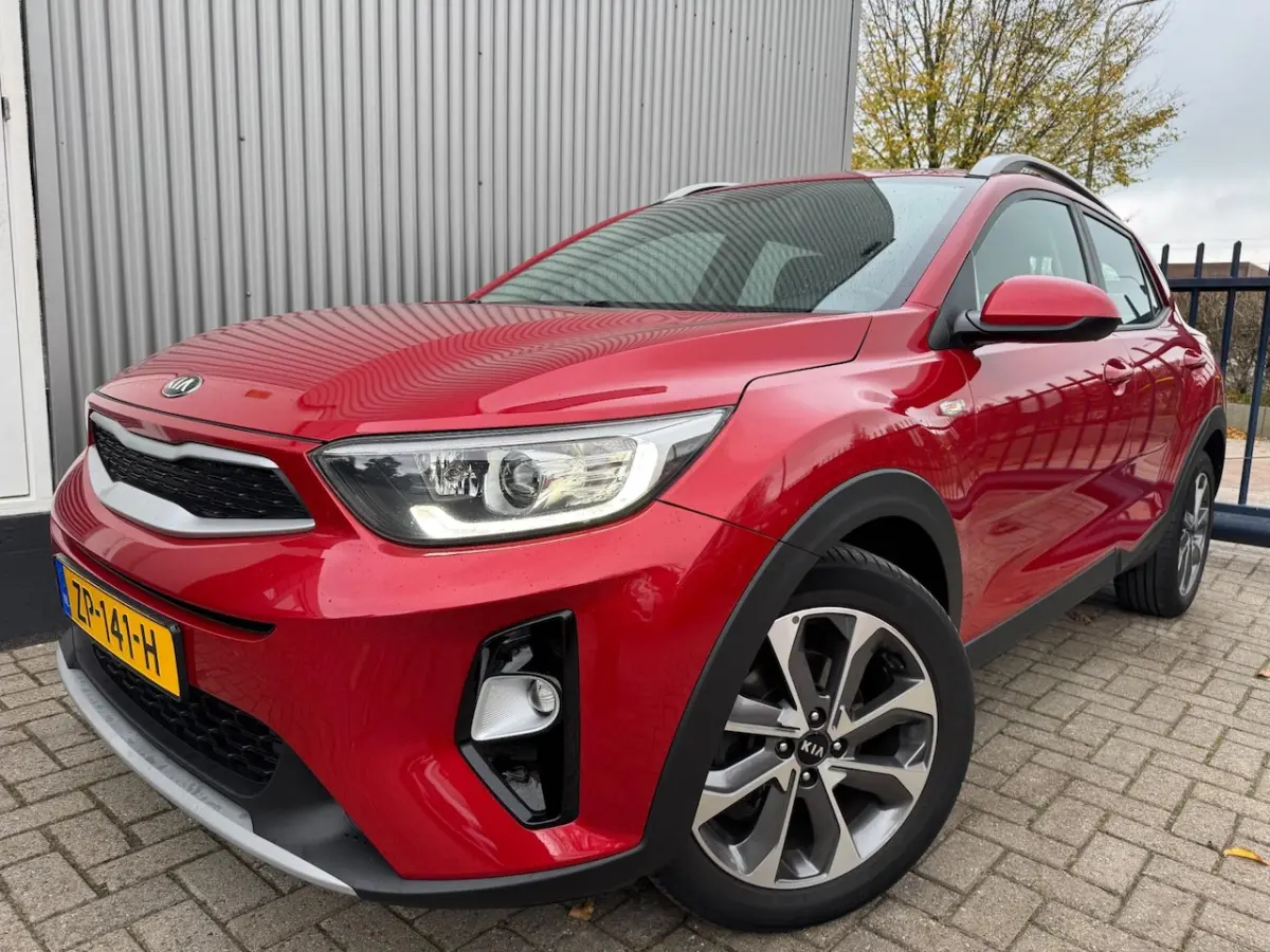 1.0 T-GDi DynamicLine / NAVI / AIRCO / CAMERA / CRUISE / HOGE INSTAP/ PARKEERSENSOREN / LM