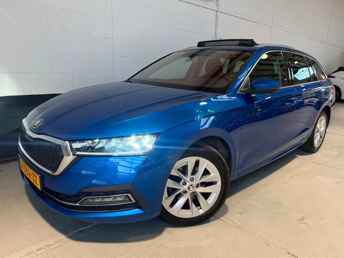 1.0 e-TSI Business Edition Plus / SCHUIFDAK / NAVIGATIE / CLIMATE / CRUISE / NL-AUTO / ZÃÃ