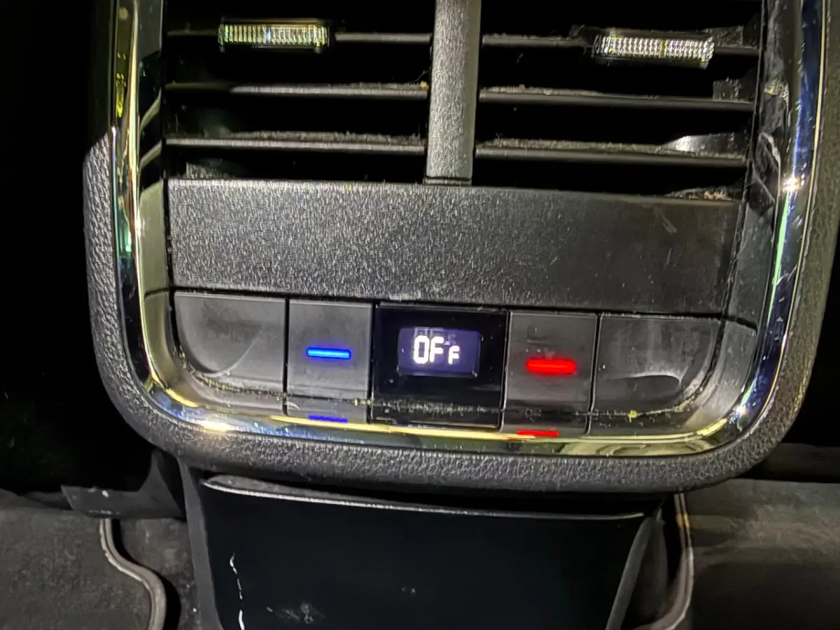 1.0 e-TSI Business Edition Plus / SCHUIFDAK / NAVIGATIE / CLIMATE / CRUISE / NL-AUTO / ZÃÃ