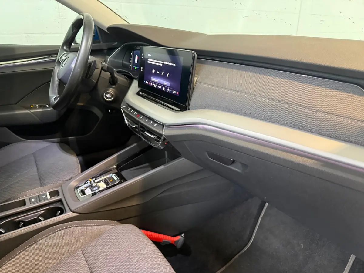 1.0 e-TSI Business Edition Plus / SCHUIFDAK / NAVIGATIE / CLIMATE / CRUISE / NL-AUTO / ZÃÃ