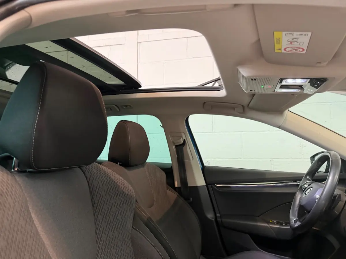 1.0 e-TSI Business Edition Plus / SCHUIFDAK / NAVIGATIE / CLIMATE / CRUISE / NL-AUTO / ZÃÃ