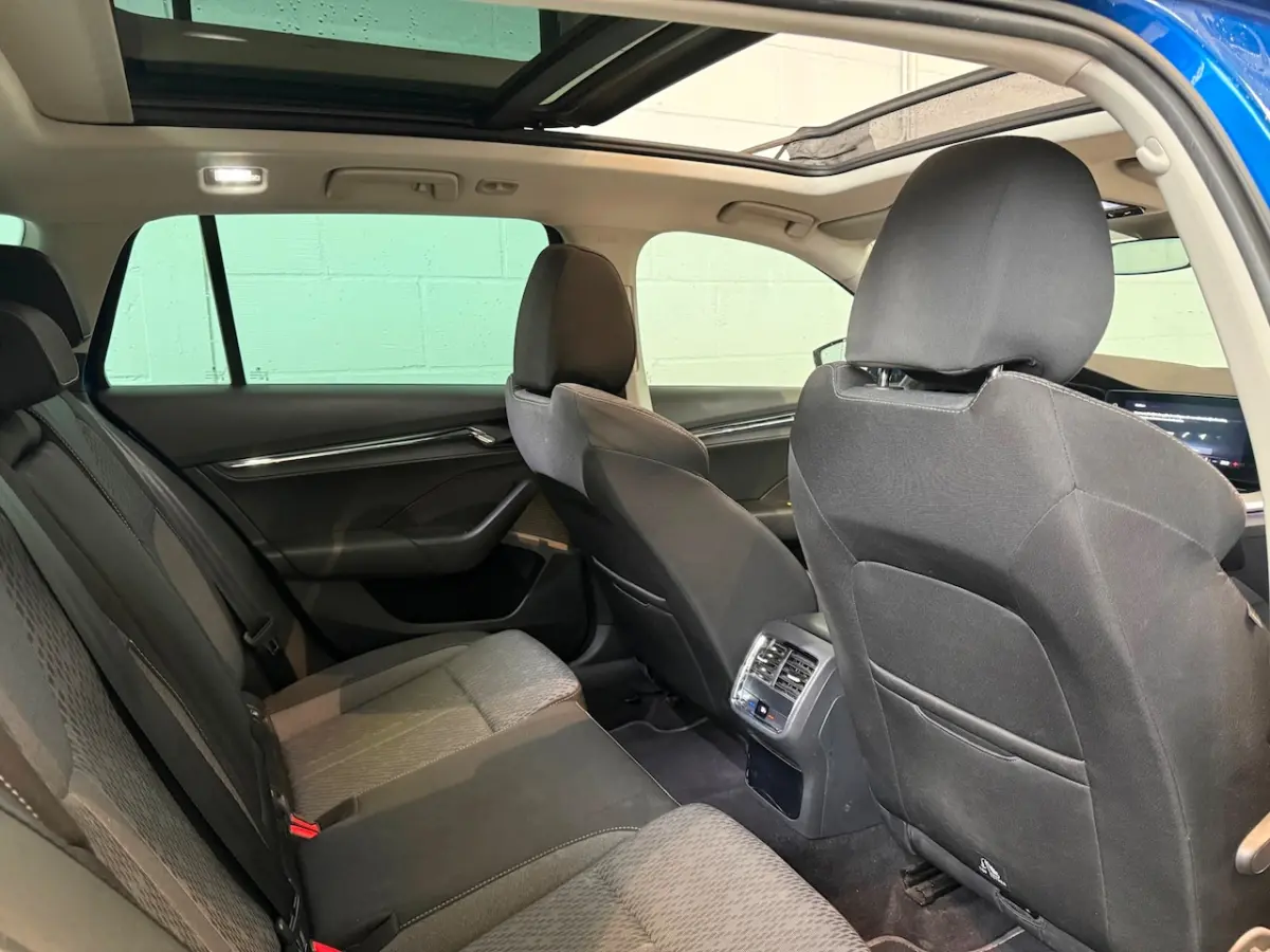 1.0 e-TSI Business Edition Plus / SCHUIFDAK / NAVIGATIE / CLIMATE / CRUISE / NL-AUTO / ZÃÃ