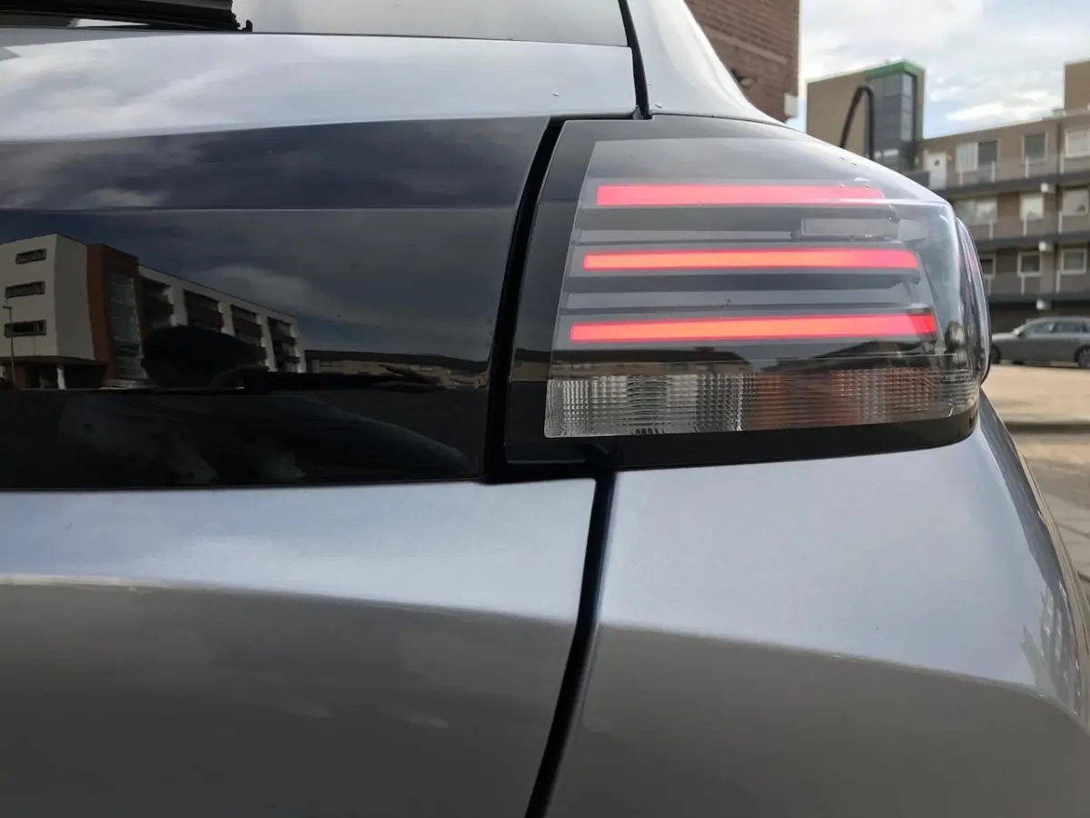 Allure PureTech 100pk | Parkeersensoren voor en achter | Draadloos Apple Carplay/Android A