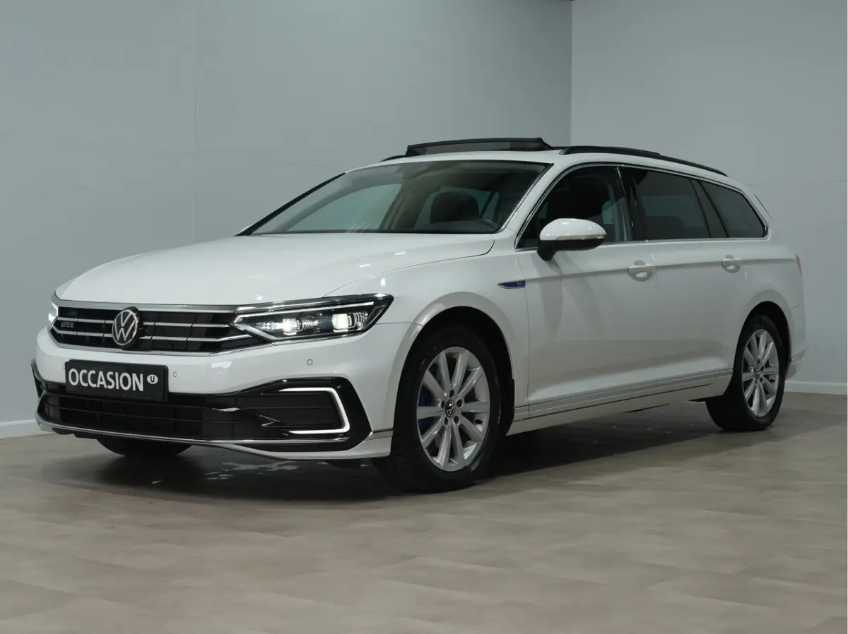GTE 1.4 TSI eHybrid 218pk PHEV Business / Panoramadak / iQ Light / Massage / Travel Assist