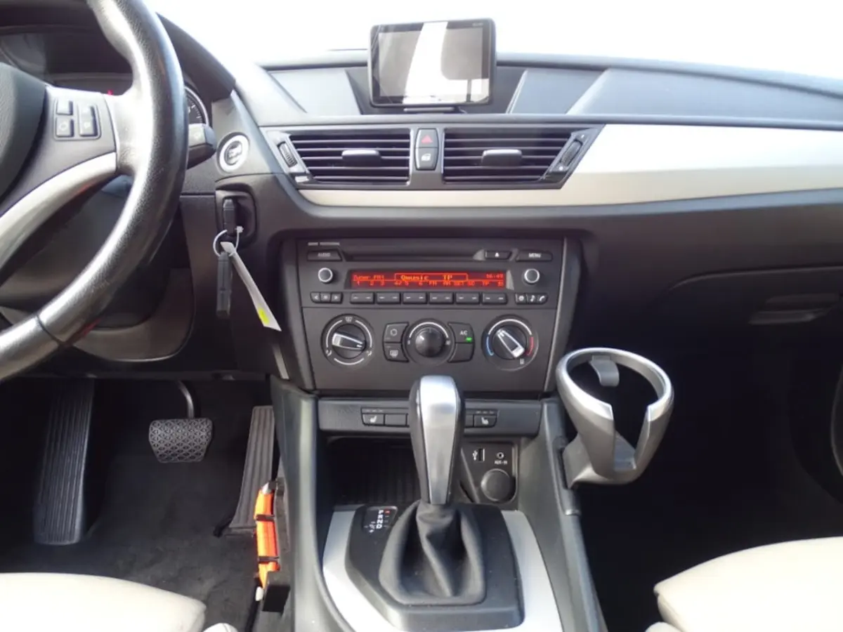 SDRIVE18I-Clima-Navi-Blth-Cruise-Trkh-Verw stl