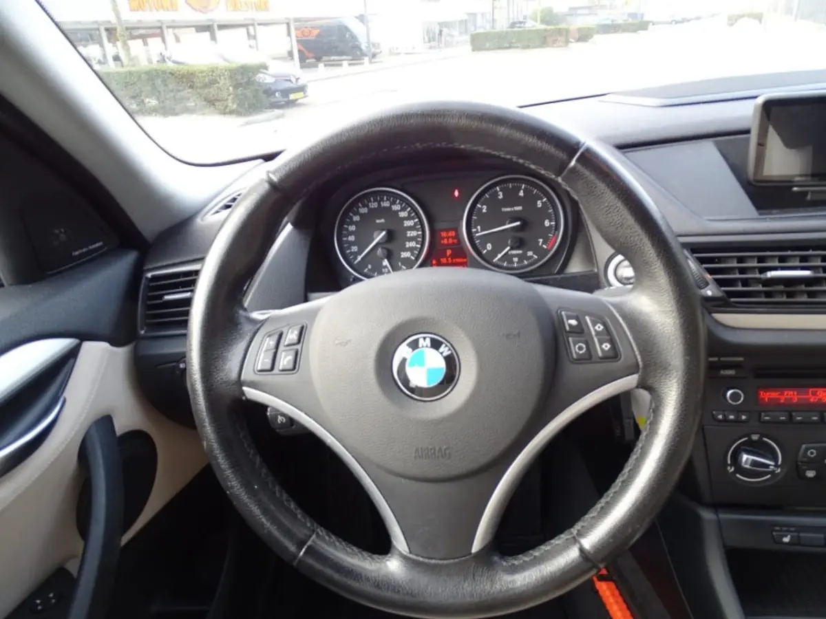 SDRIVE18I-Clima-Navi-Blth-Cruise-Trkh-Verw stl