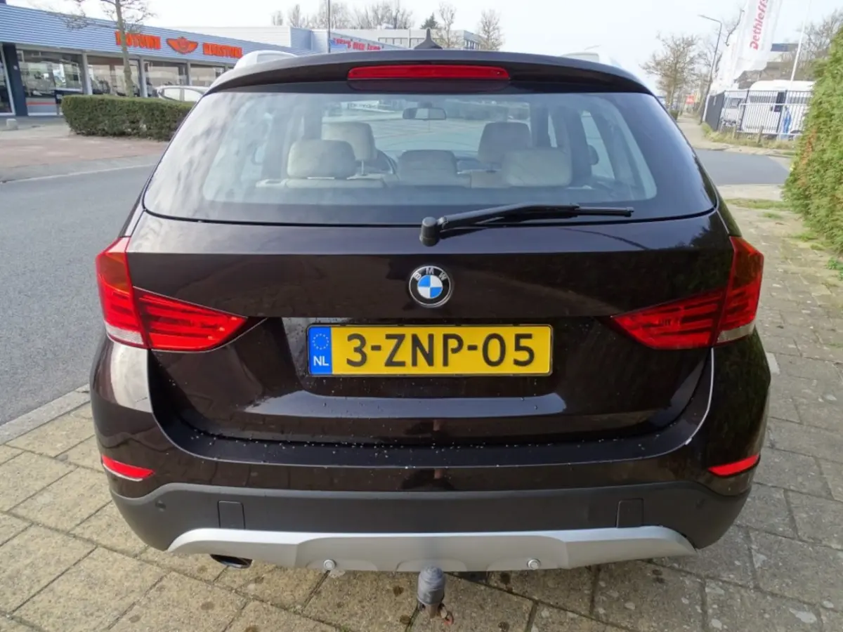 SDRIVE18I-Clima-Navi-Blth-Cruise-Trkh-Verw stl