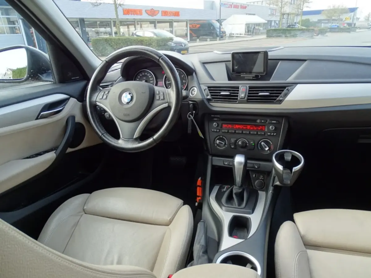 SDRIVE18I-Clima-Navi-Blth-Cruise-Trkh-Verw stl