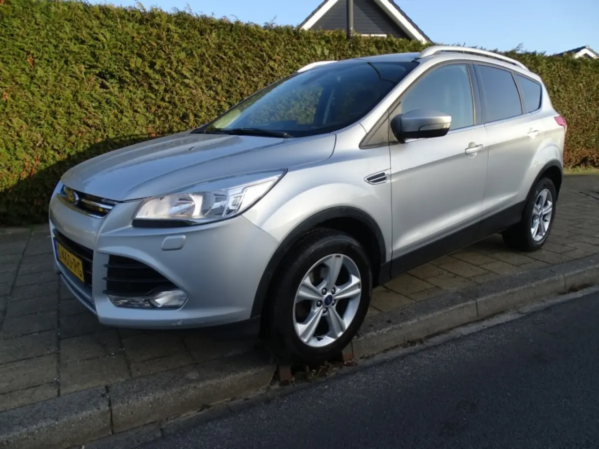 Ford Kuga 2014 Benzine Handgeschakeld leasen