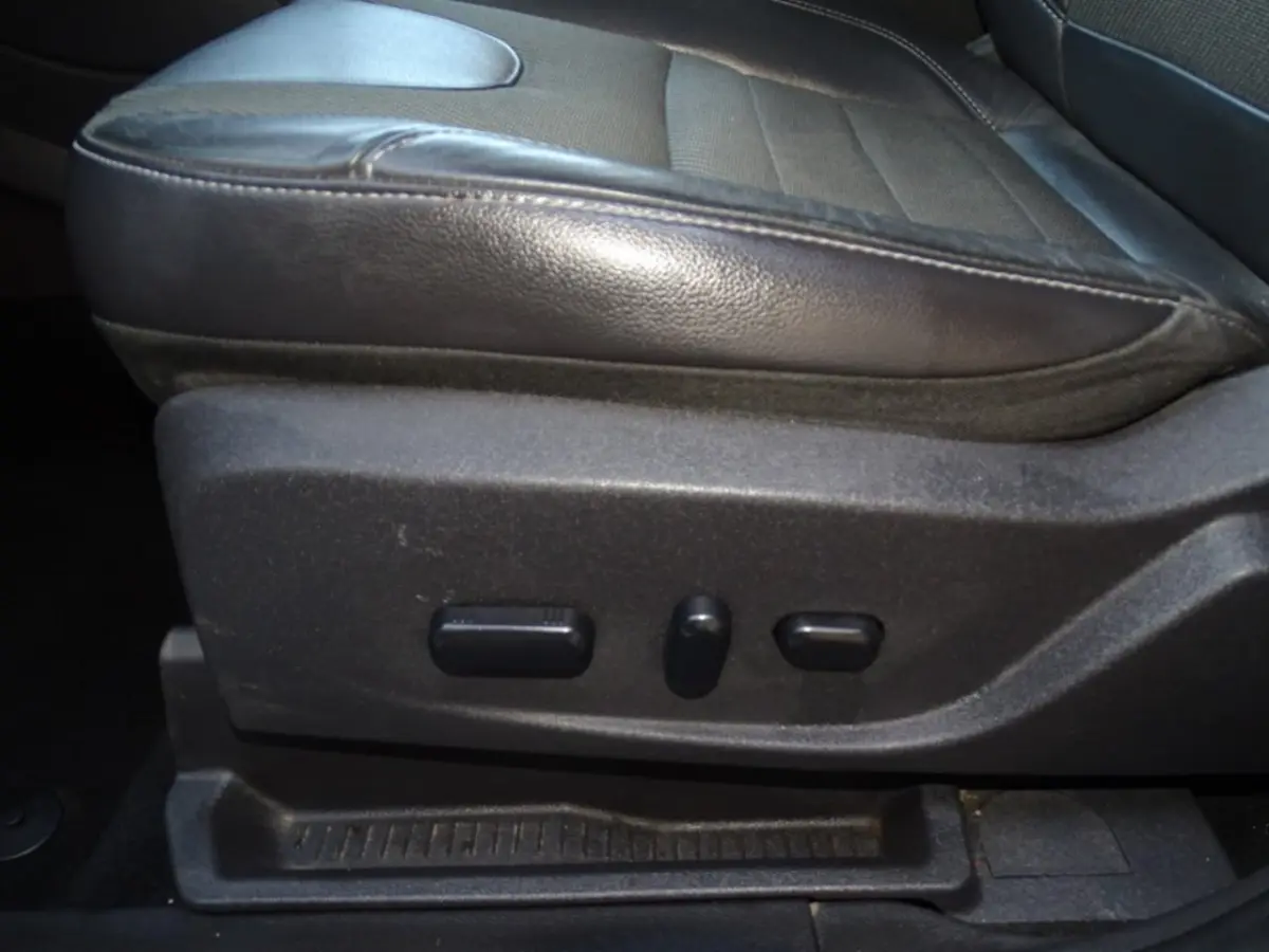 1.5 TITANIUM PLUS-2000 kg trekgewicht-Navi-Blth-Came-hlf leer-Cruise