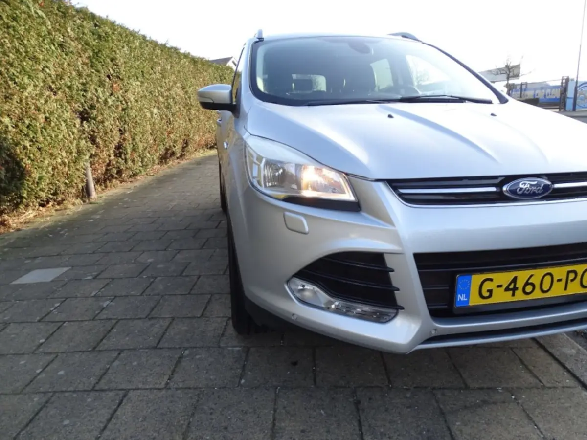 1.5 TITANIUM PLUS-2000 kg trekgewicht-Navi-Blth-Came-hlf leer-Cruise