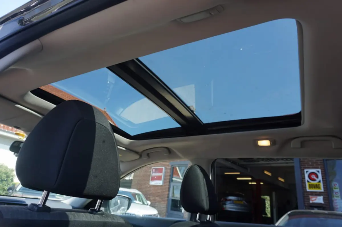 1.6 DIG-T 163pk Business Edition 7p Panoramadak Navigatie
