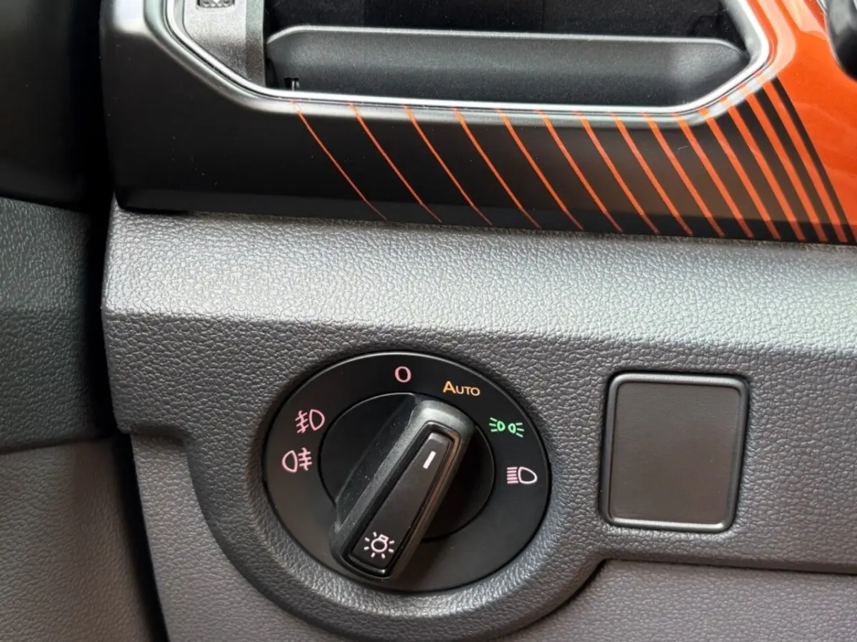 1.0 TSI AUT. 115PK ORANGE-EDITION LED CARPLAY CAMERA NAVI AIRCO LMV PDC