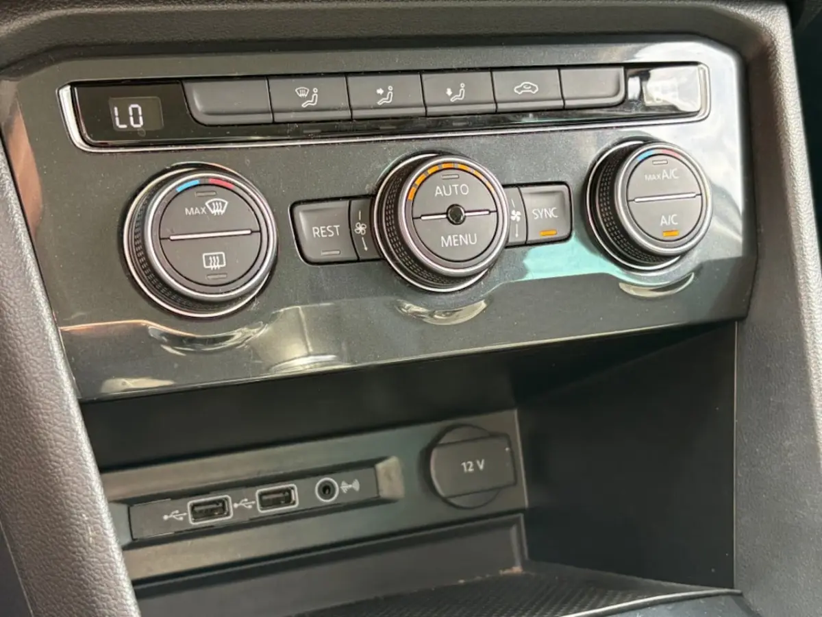 1.5 TSI IQ-DRIVE NAVI TREKHAAK CAMERA CARPLAY AIRCO LMV PDC
