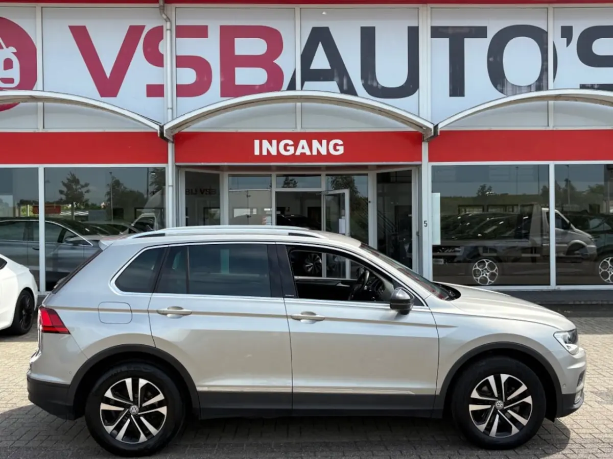 1.5 TSI IQ-DRIVE NAVI TREKHAAK CAMERA CARPLAY AIRCO LMV PDC