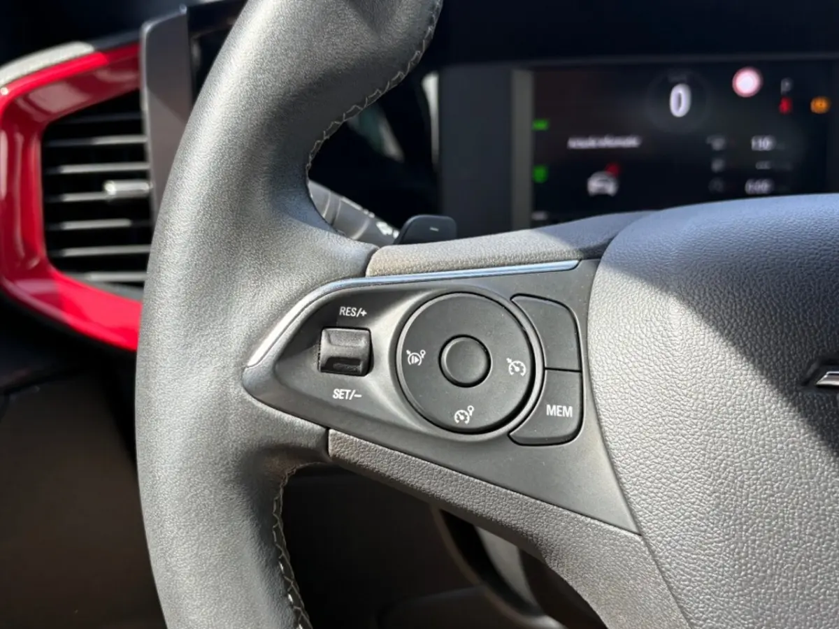 1.2 TURBO GS LINE 130PK AUT. NAVIGATIE LED CAMERA CARPLAY AIRCO
