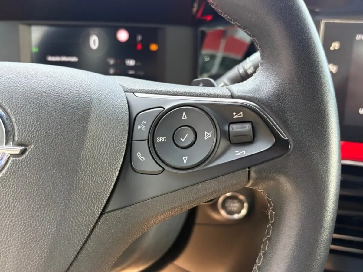 1.2 TURBO GS LINE 130PK AUT. NAVIGATIE LED CAMERA CARPLAY AIRCO