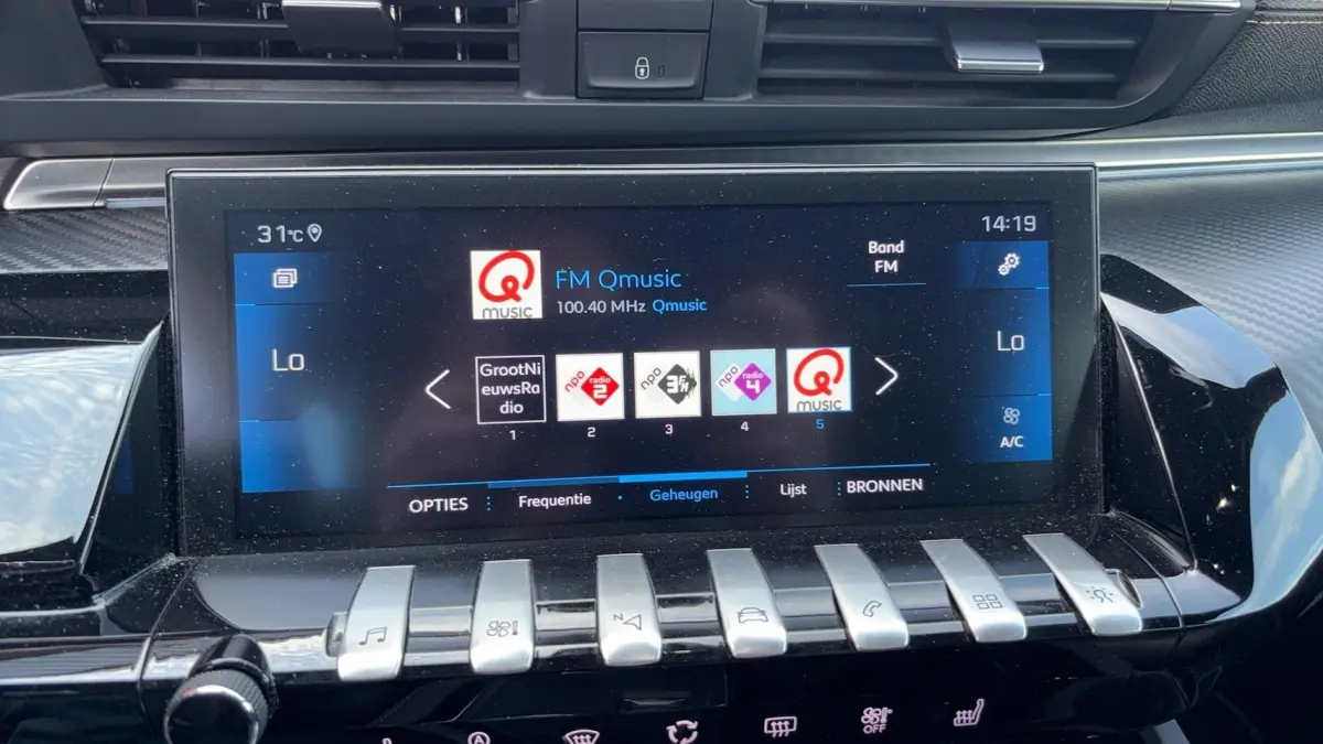 2.0 BlueHDI Blue Lease GT Line AUTOMAAT / FULL LED / CAMERA / STOELVERW / KEYLESS / FOCAL