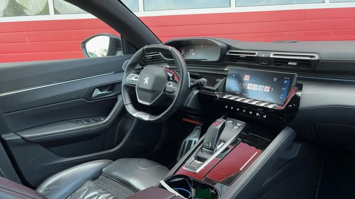 2.0 BlueHDI Blue Lease GT Line AUTOMAAT / FULL LED / CAMERA / STOELVERW / KEYLESS / FOCAL