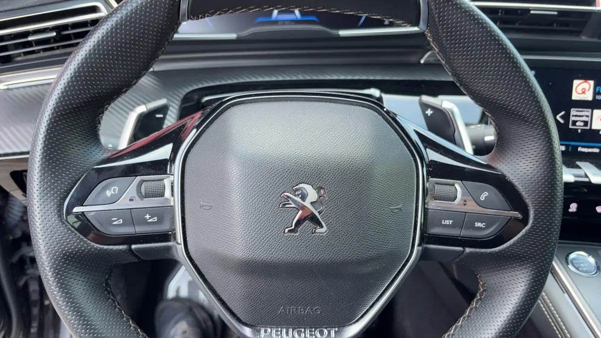 2.0 BlueHDI Blue Lease GT Line AUTOMAAT / FULL LED / CAMERA / STOELVERW / KEYLESS / FOCAL