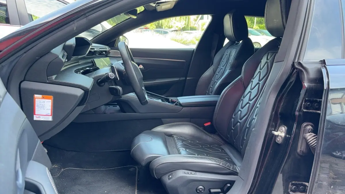 2.0 BlueHDI Blue Lease GT Line AUTOMAAT / FULL LED / CAMERA / STOELVERW / KEYLESS / FOCAL