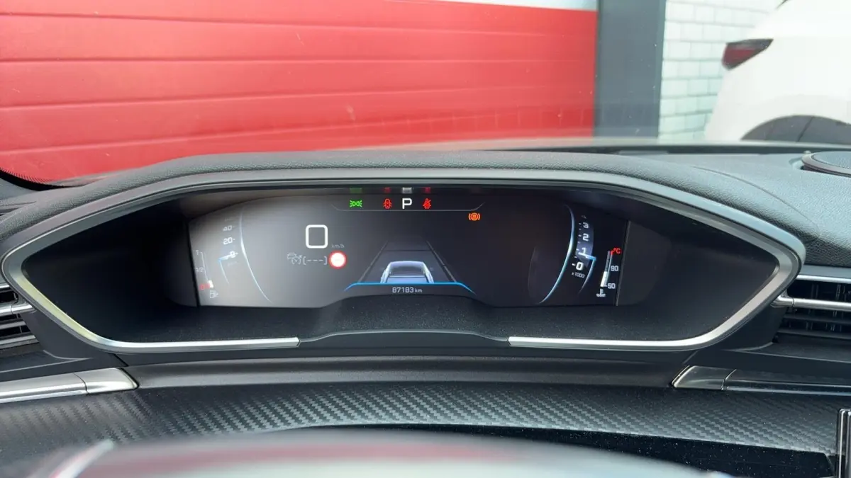 2.0 BlueHDI Blue Lease GT Line AUTOMAAT / FULL LED / CAMERA / STOELVERW / KEYLESS / FOCAL