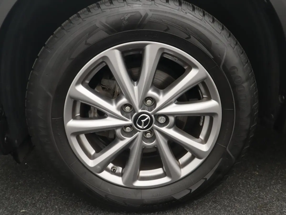 2.0 SkyActiv-G 165 Comfort NIEUWSTE MODEL / TREKHAAK / CAMERA / CARPLAY / NAVI / CLIMA / P