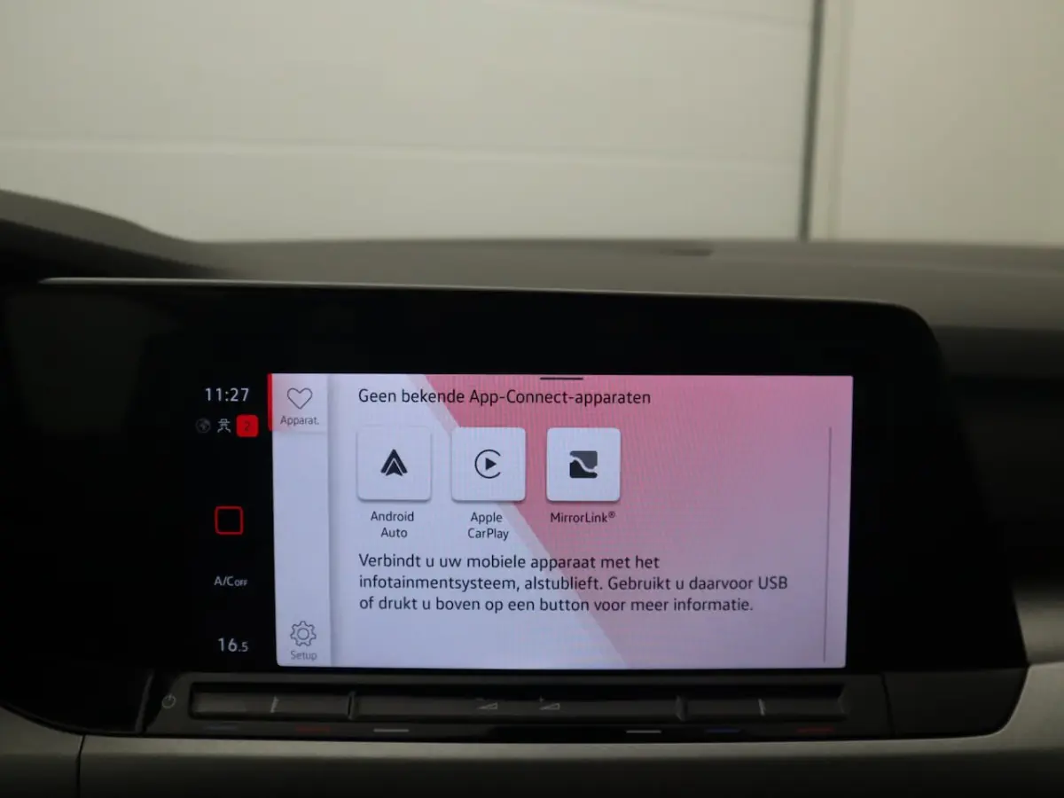 1.0 eTSI Life AUTOMAAT / TREKHAAK / SFEER / CARPLAY / NAVI / CLIMA / PDC / ACC / DAB+ / NL