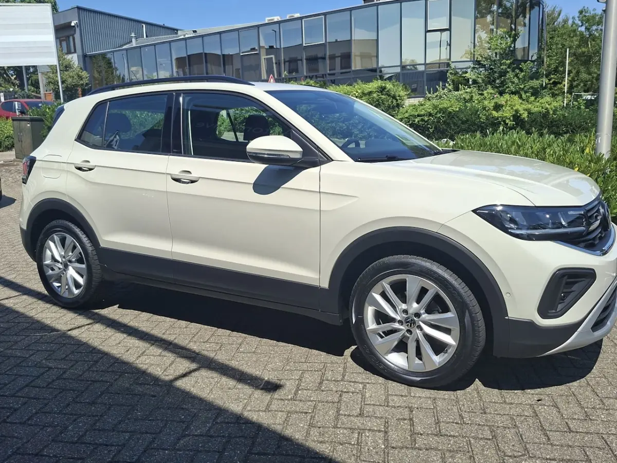 1.0 TSI Life Edition navigatie / stoelverwarming / virtual cockpit
