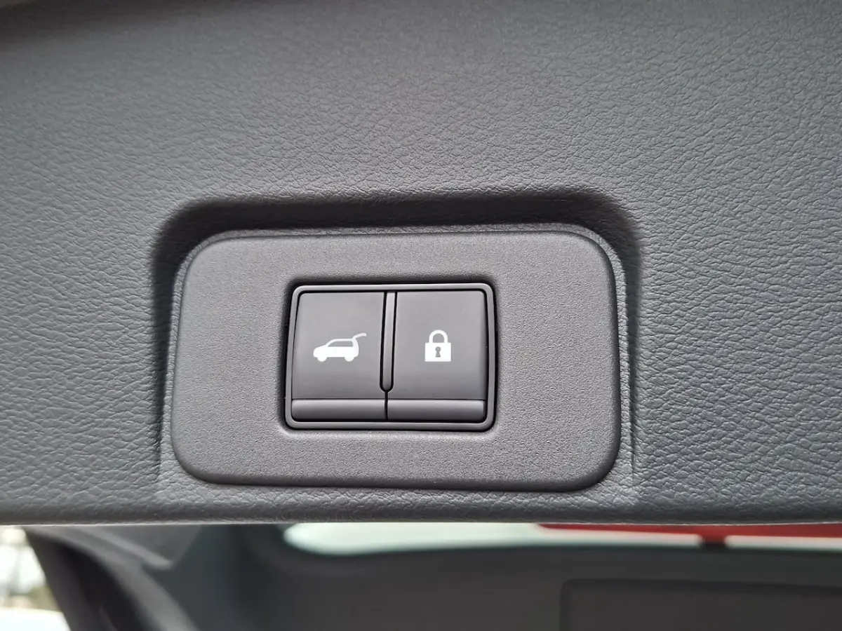 1.5 e-Power Tekna automaat / panoramadak / camera / leer / car play / parelmoer