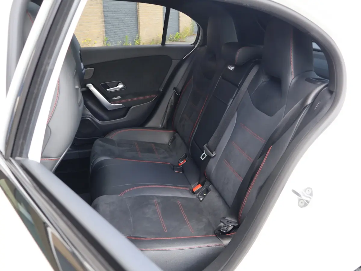 250 e AMG Line Pano | Sfeerverlichting | ACC | Night Pack | 19â AMG Zwart
