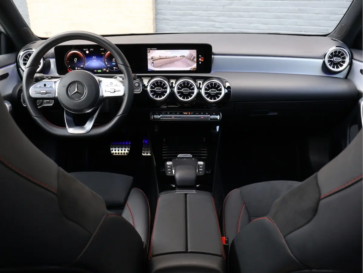 250 e AMG Line Pano | Sfeerverlichting | ACC | Night Pack | 19â AMG Zwart