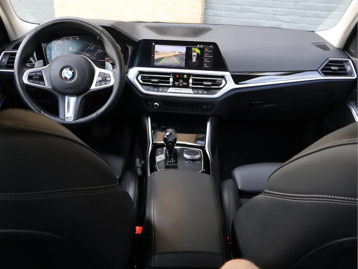 320i Sportline Keyless | Camera | Carplay | M Sport stuurwiel | Sfeerverlichting