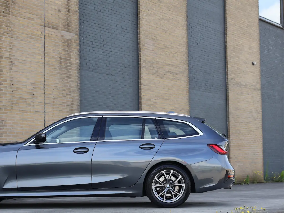 320i Sportline Keyless | Camera | Carplay | M Sport stuurwiel | Sfeerverlichting