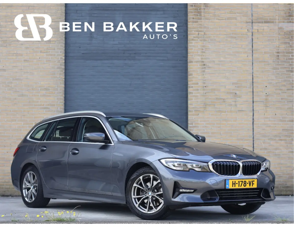 320i Sportline Keyless | Camera | Carplay | M Sport stuurwiel | Sfeerverlichting