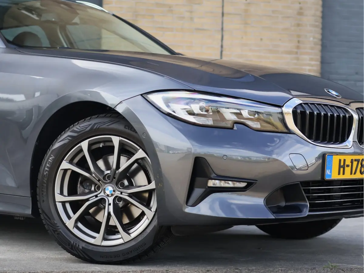320i Sportline Keyless | Camera | Carplay | M Sport stuurwiel | Sfeerverlichting