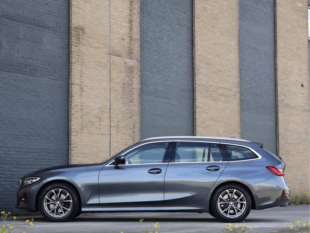 320i Sportline Keyless | Camera | Carplay | M Sport stuurwiel | Sfeerverlichting