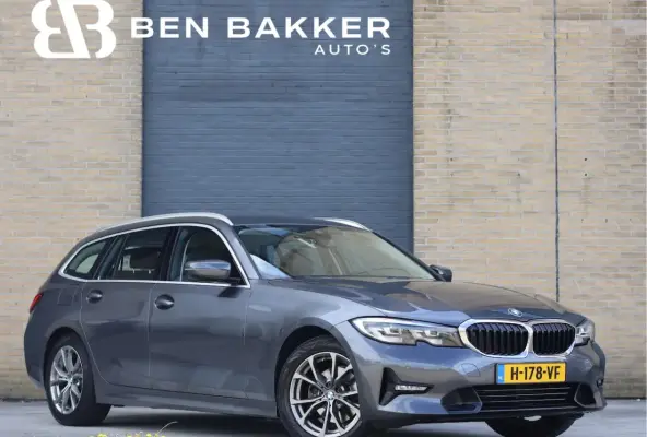 320i Sportline Keyless | Camera | Carplay | M Sport stuurwiel | Sfeerverlichting