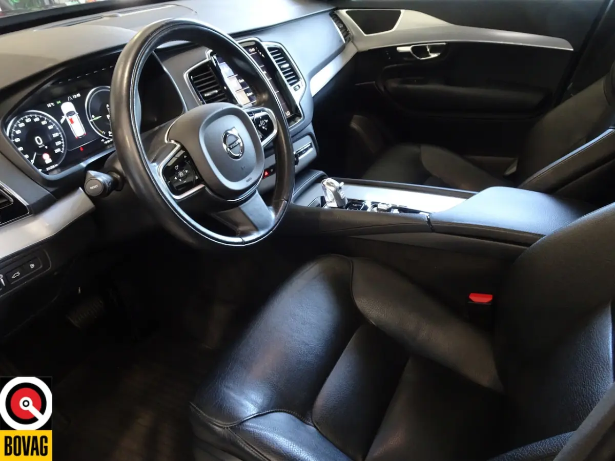 2.0 T8 Twin Engine AWD Momentum