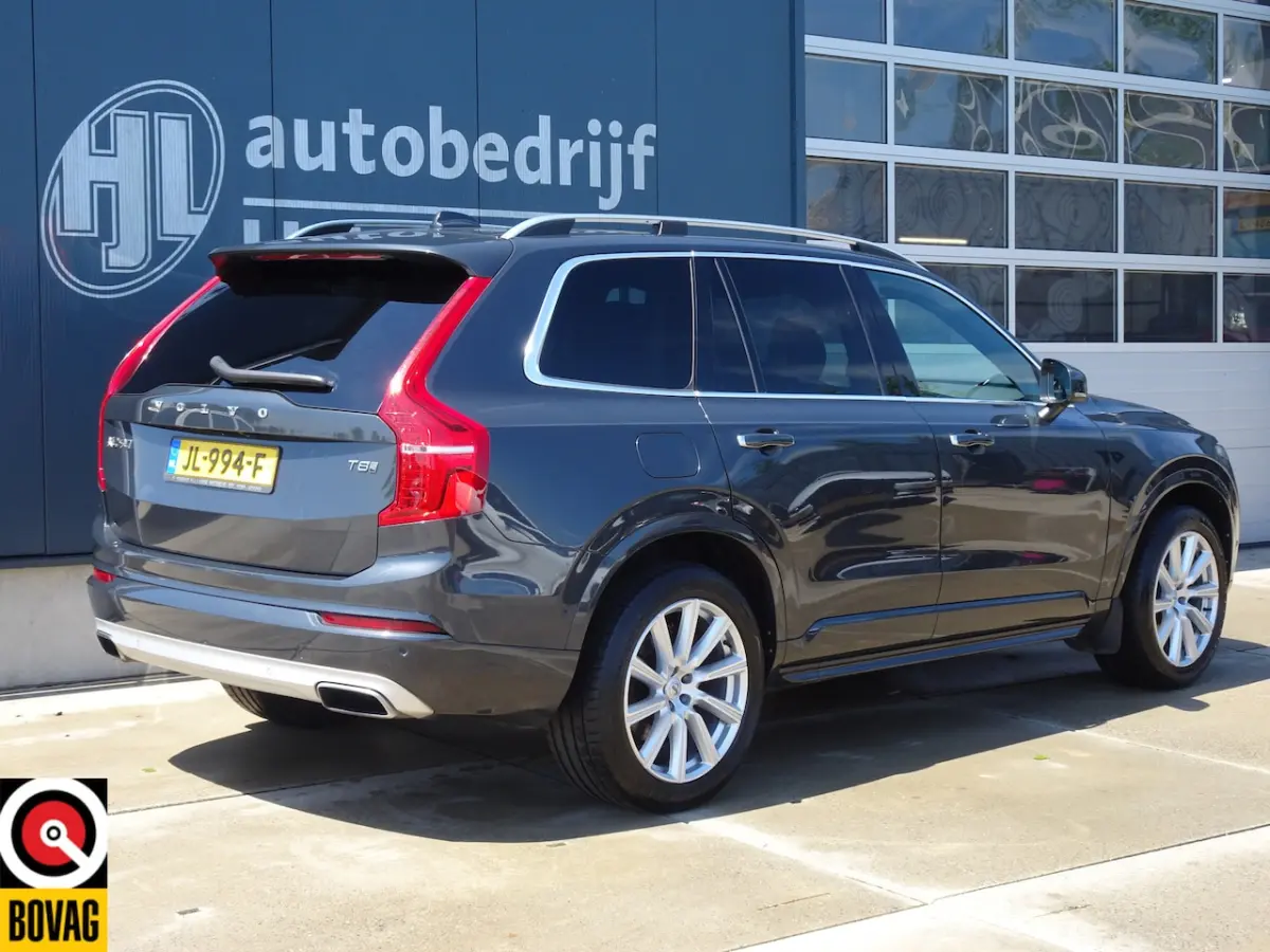 2.0 T8 Twin Engine AWD Momentum