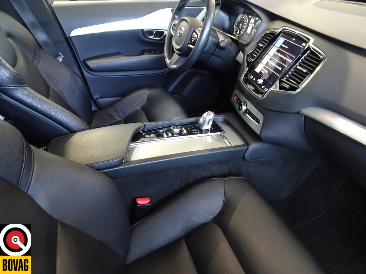 2.0 T8 Twin Engine AWD Momentum